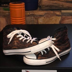Converse sequins giraffe print, size 7, high tops